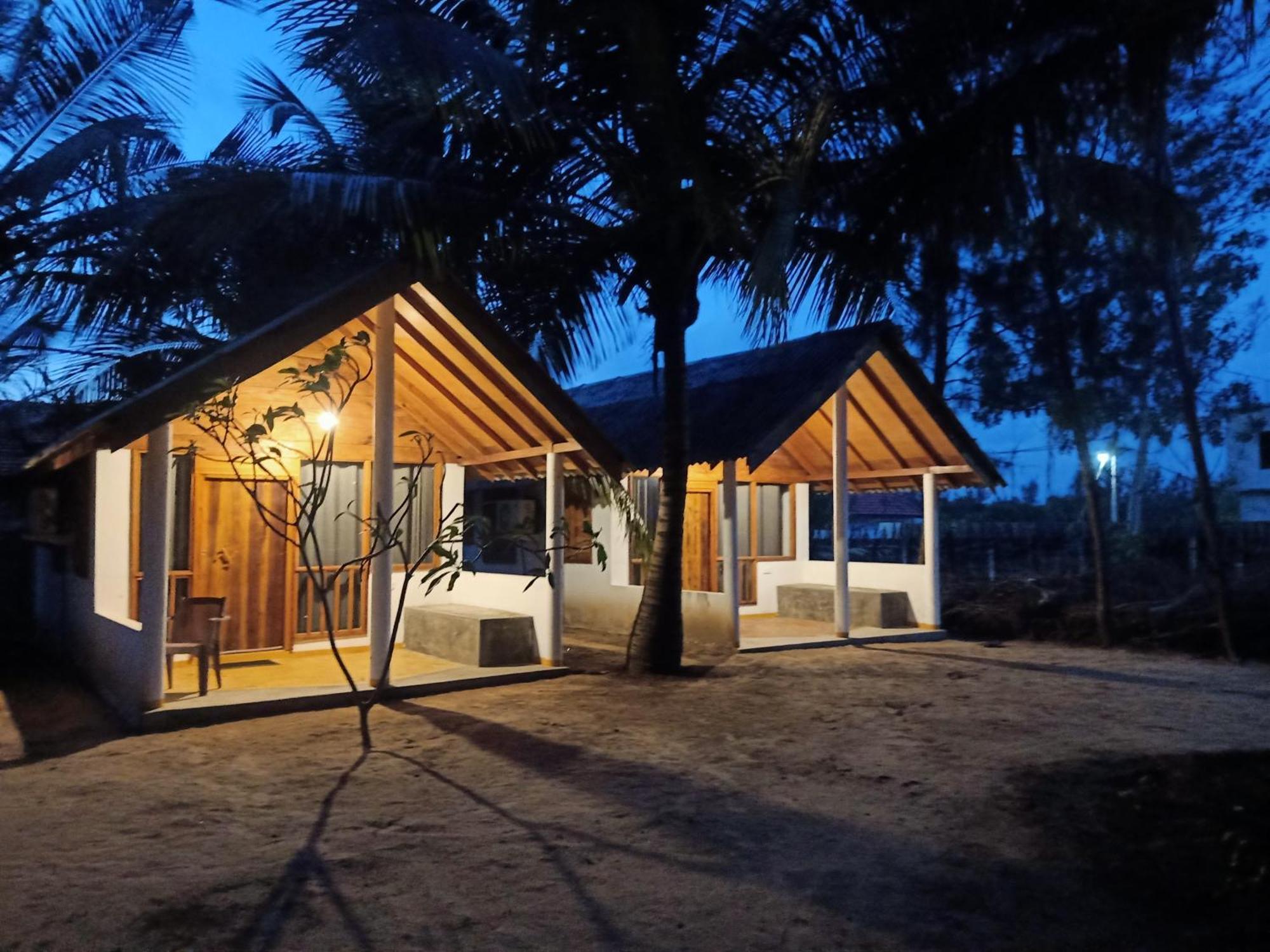 Sand Dune Beach Resort & Surf Camp Аругам Экстерьер фото