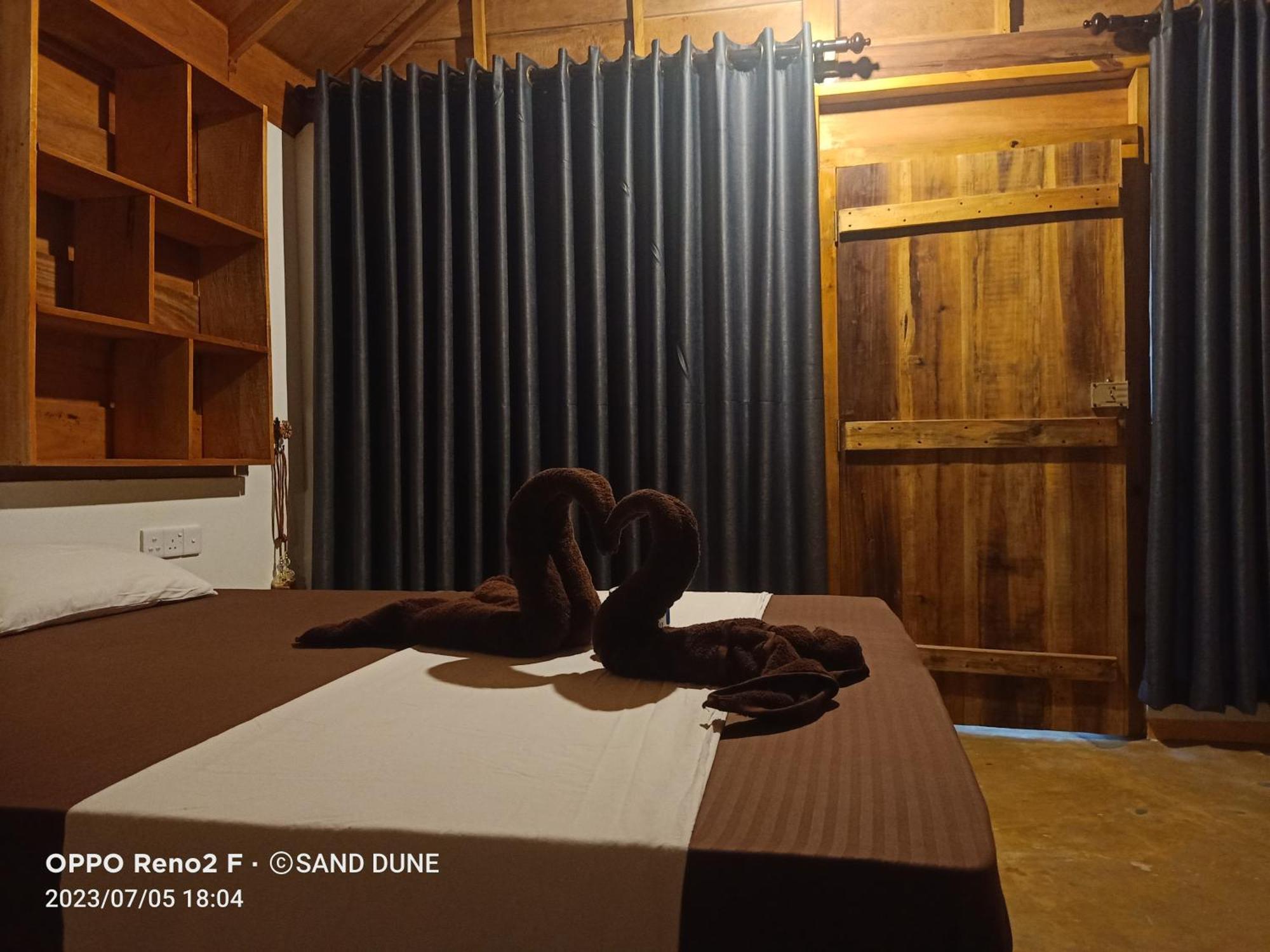 Sand Dune Beach Resort & Surf Camp Аругам Экстерьер фото
