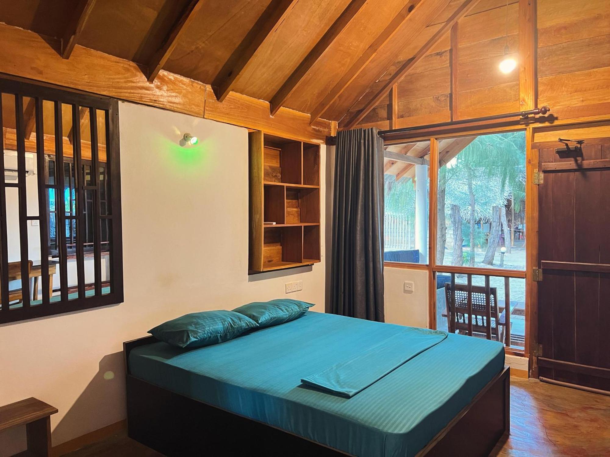 Sand Dune Beach Resort & Surf Camp Аругам Экстерьер фото