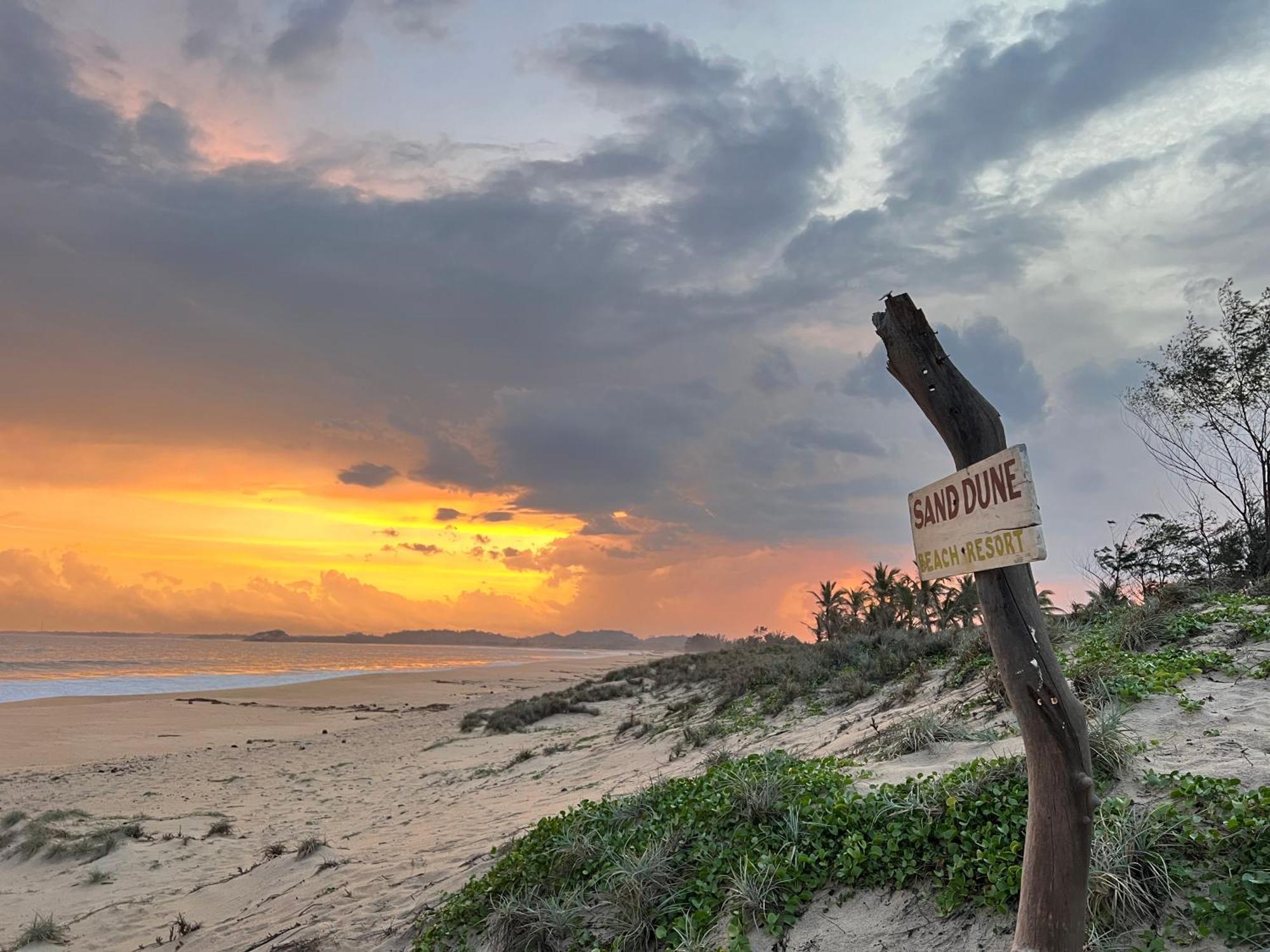 Sand Dune Beach Resort & Surf Camp Аругам Экстерьер фото