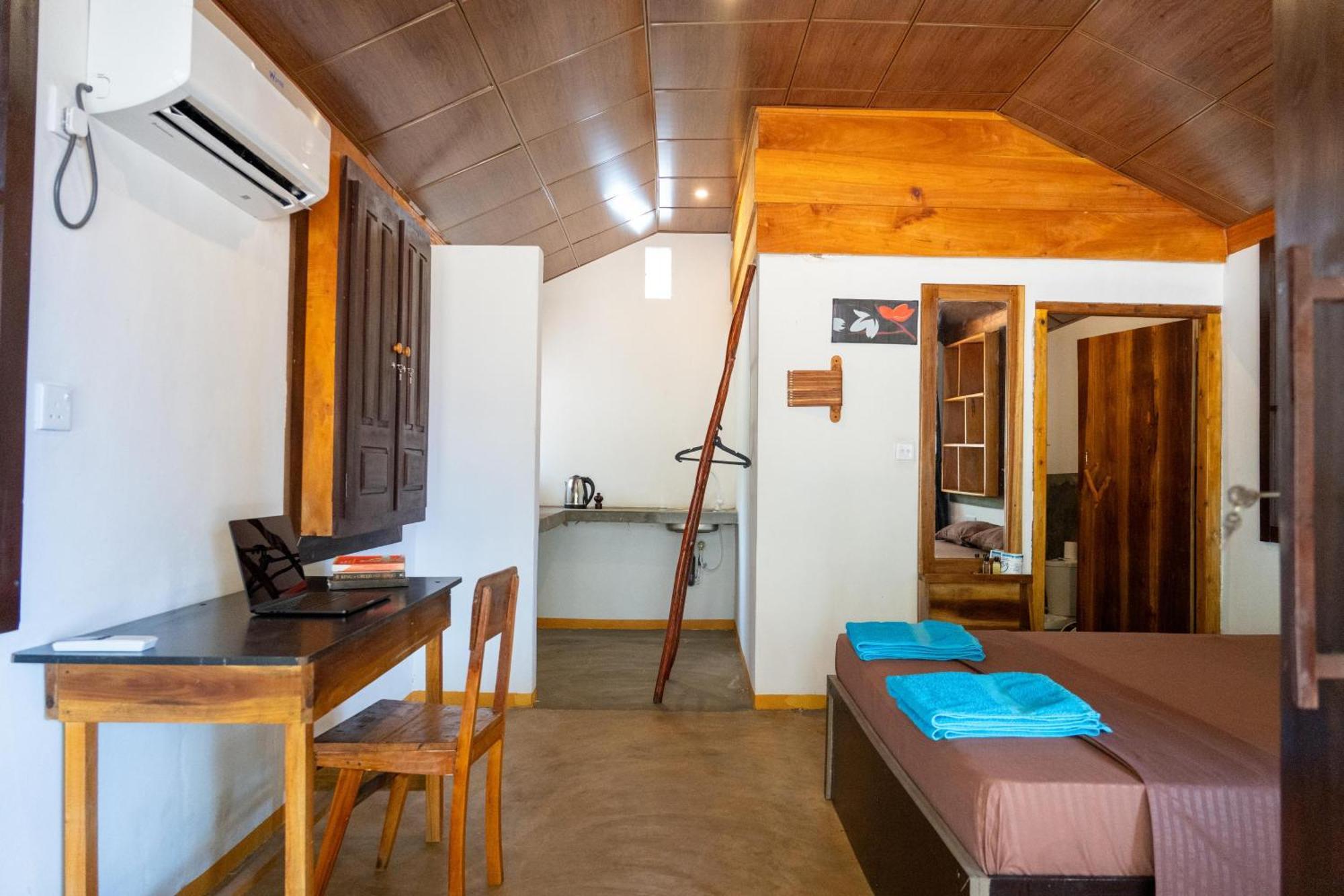 Sand Dune Beach Resort & Surf Camp Аругам Экстерьер фото