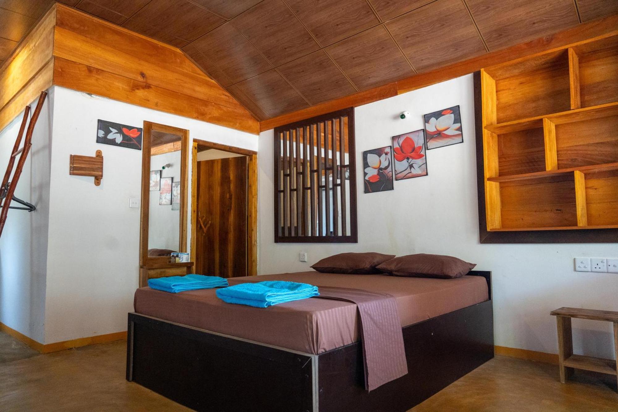 Sand Dune Beach Resort & Surf Camp Аругам Экстерьер фото