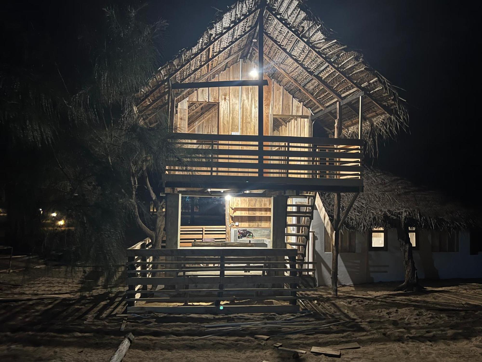 Sand Dune Beach Resort & Surf Camp Аругам Экстерьер фото